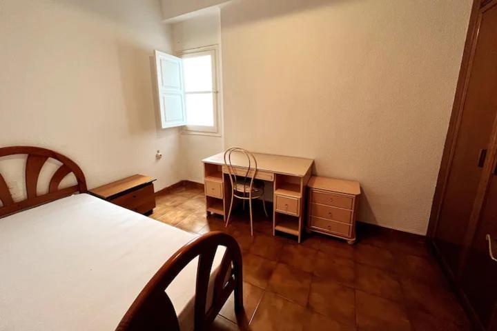 Comfortable Room - Habitacion Acogedora Valencia Bagian luar foto